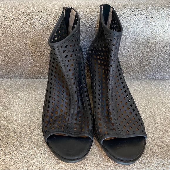 🎉Kelsi Dagger Kyoto Bootie, Women’s Size 10, Black - Picture 3 of 9